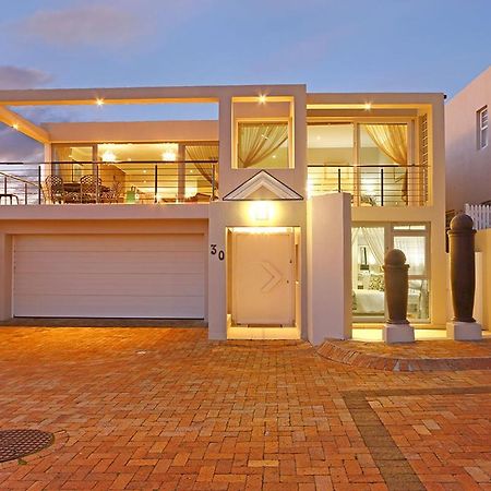 Bayview 30 By Hostagents Villa Bloubergstrand Exterior photo